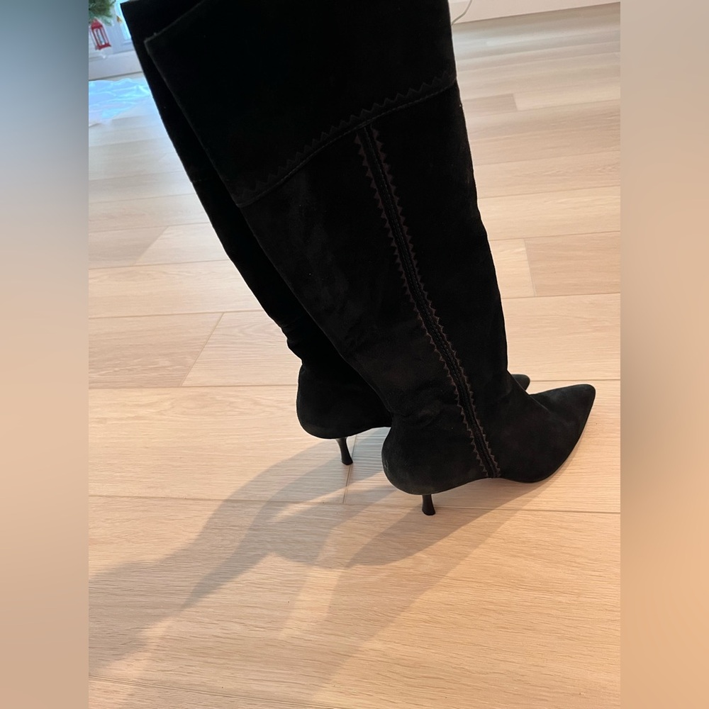 Cole Haan black suede boots
Size 8
